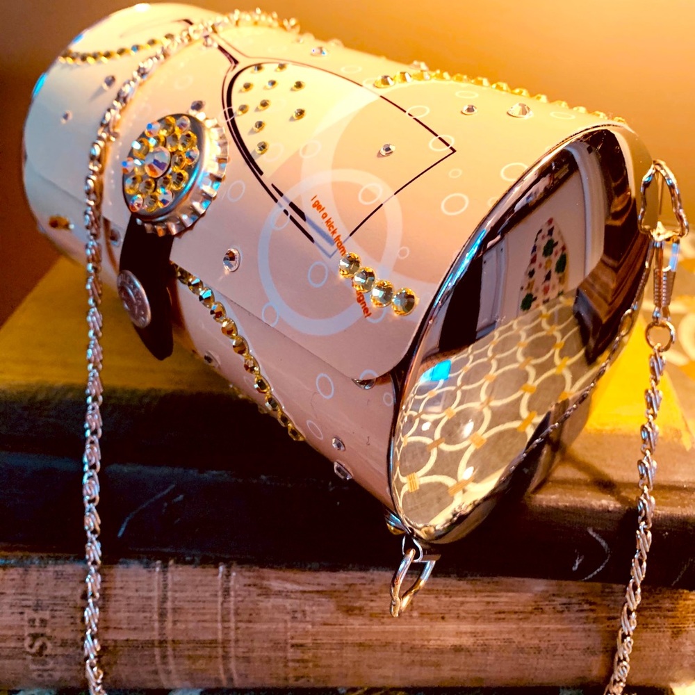 Littlearth I Get A Kick From Champagne Barrel Bag